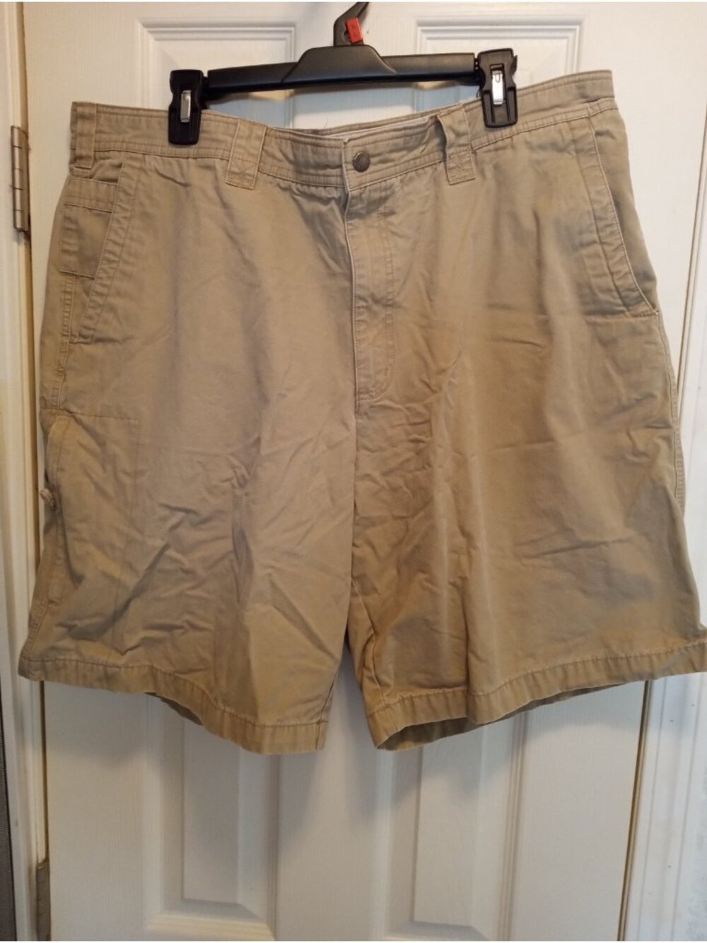 Columbia Sportswear Khaki Chino Shorts Men's Size 40 Hiking Outdoors Fishing
